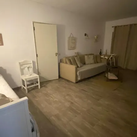 Fab 4 Mins From Marina Apartment *
